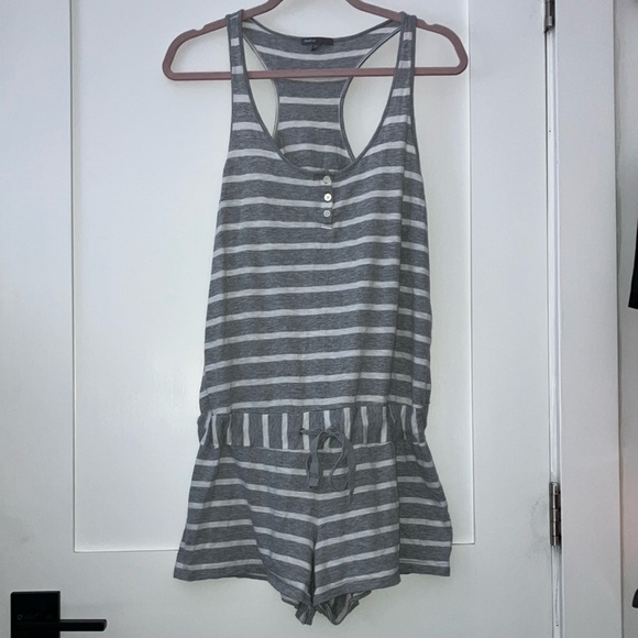 GAP medium women’s romper - cotton gray/ White nautical Striped Jumpsuit - Picture 5 of 16